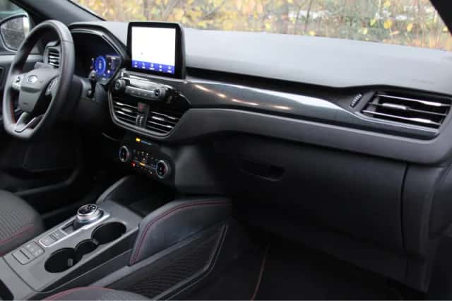 Ford Kuga (2023) thumbnail 6