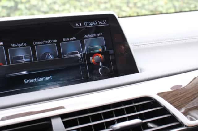 BMW 7-Serie (2015) thumbnail 23