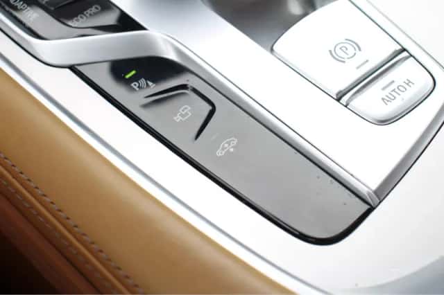 BMW 7-Serie (2015) thumbnail 29
