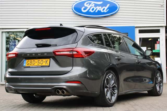 Ford Focus (2024) thumbnail 3