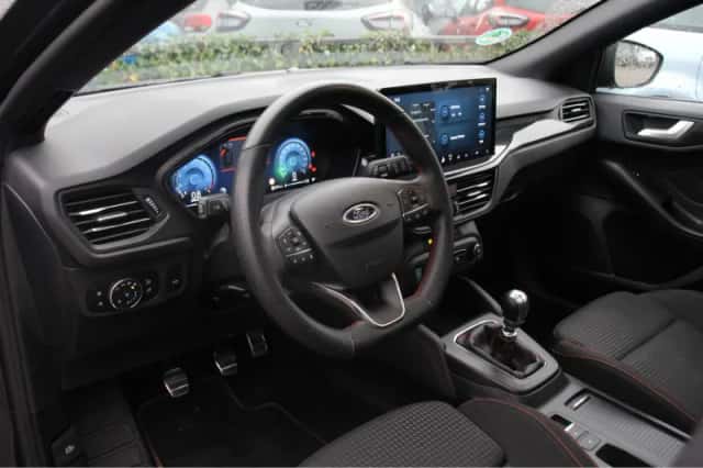 Ford Focus (2024) thumbnail 4