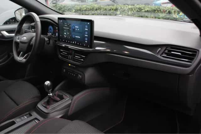 Ford Focus (2024) thumbnail 6