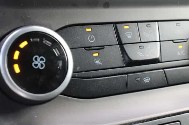 Ford Transit (2023) thumbnail 17