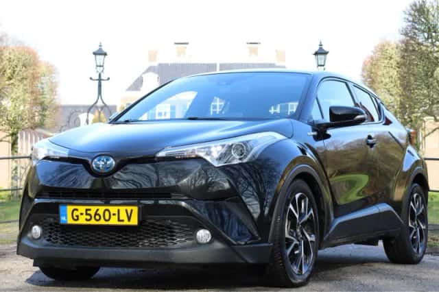 Toyota C-HR (2019) thumbnail 1