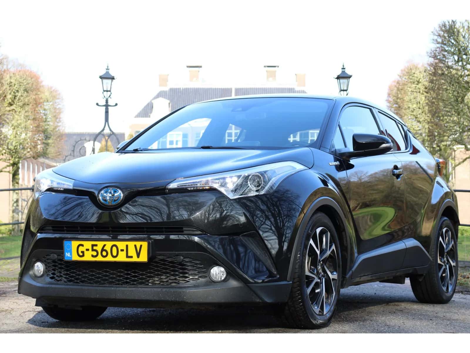 Toyota C-HR (2019) — foto 1