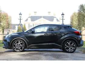 Toyota C-HR (2019) thumbnail 2