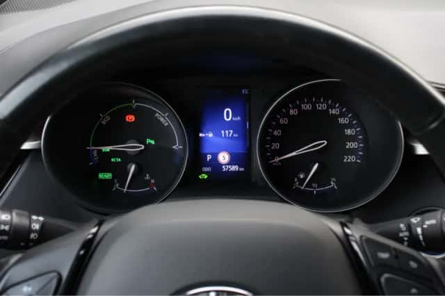 Toyota C-HR (2019) thumbnail 13