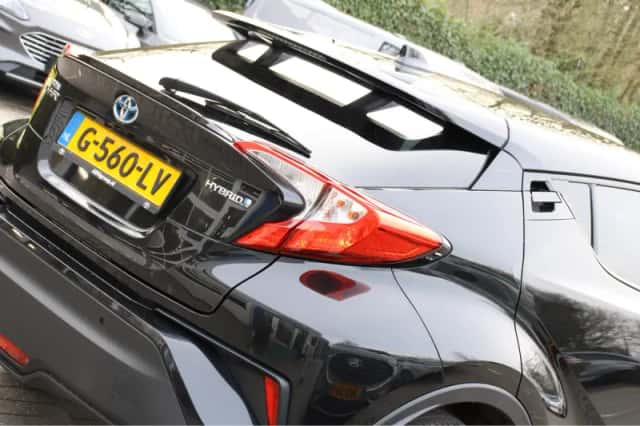 Toyota C-HR (2019) thumbnail 28