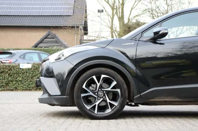 Toyota C-HR (2019) thumbnail 29