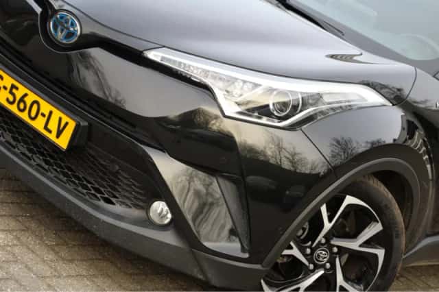 Toyota C-HR (2019) thumbnail 31