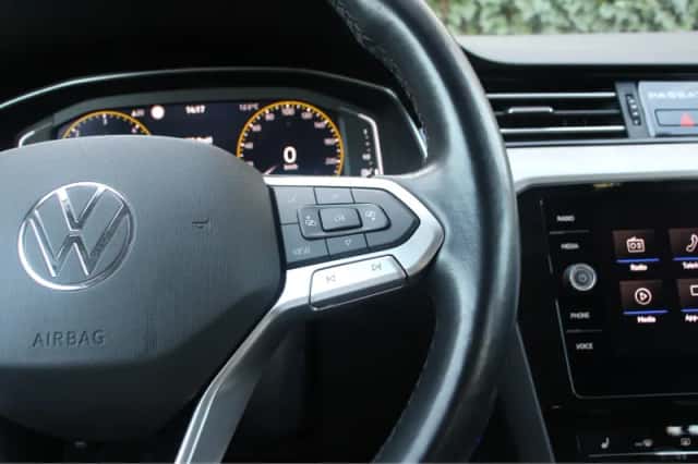 Volkswagen Passat (2021) thumbnail 11