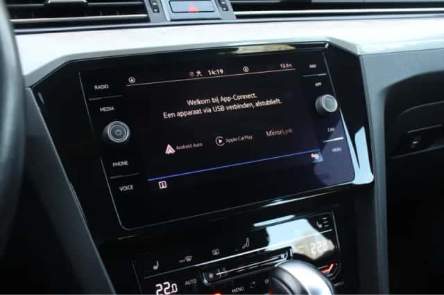 Volkswagen Passat (2021) thumbnail 17