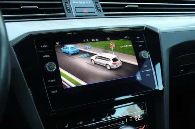 Volkswagen Passat (2021) thumbnail 18
