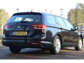 Volkswagen Passat (2021) thumbnail 3