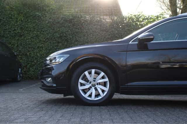Volkswagen Passat (2021) thumbnail 28