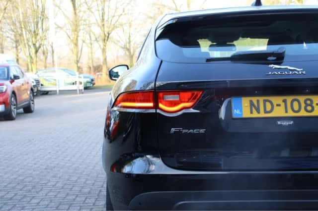 Jaguar F-Pace (2017) thumbnail 31