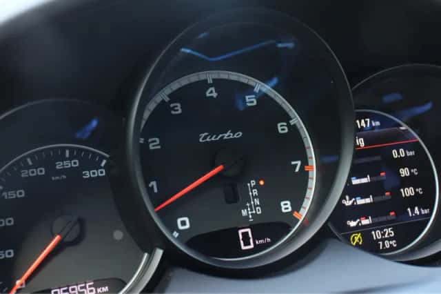 Porsche Cayenne (2015) thumbnail 11