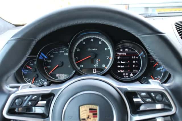 Porsche Cayenne (2015) thumbnail 12