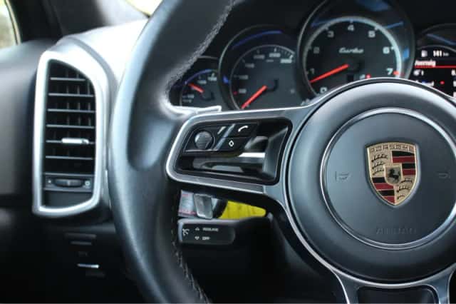 Porsche Cayenne (2015) thumbnail 13