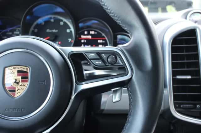 Porsche Cayenne (2015) thumbnail 14