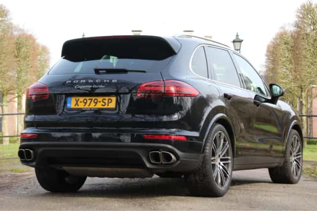 Porsche Cayenne (2015) thumbnail 3