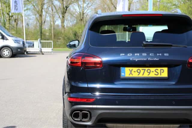 Porsche Cayenne (2015) thumbnail 37