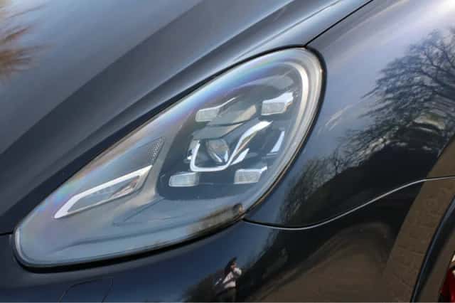 Porsche Cayenne (2015) thumbnail 38
