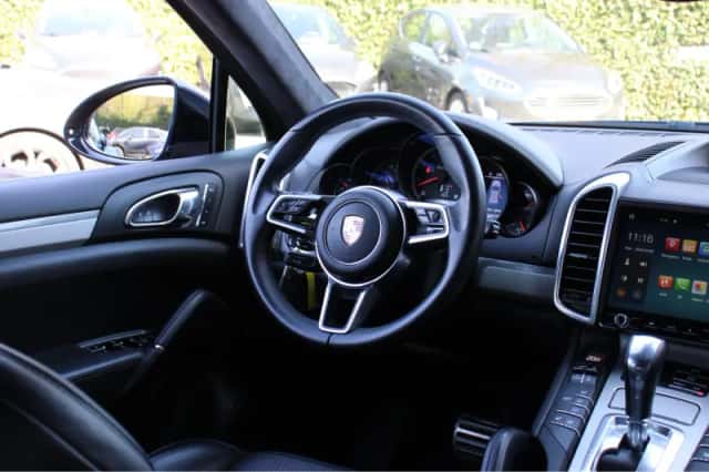 Porsche Cayenne (2015) thumbnail 9