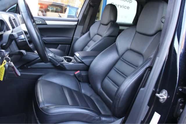 Porsche Cayenne (2015) thumbnail 10