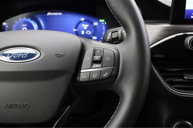 Ford Kuga (2021) thumbnail 14