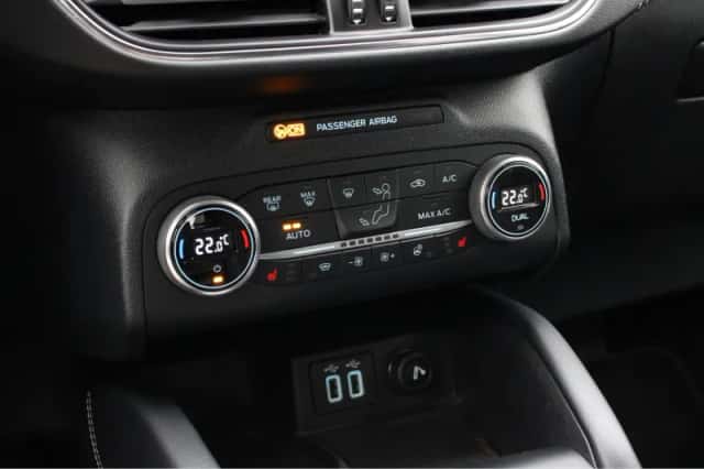 Ford Kuga (2021) thumbnail 25