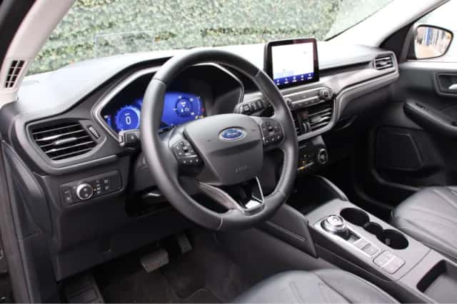 Ford Kuga (2021) thumbnail 4