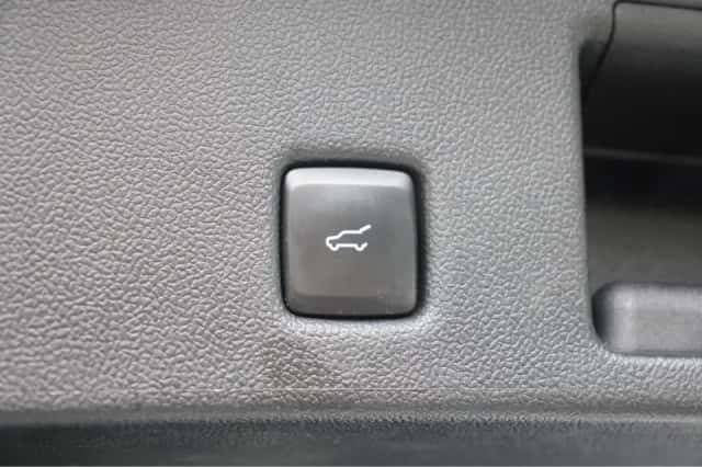 Ford Kuga (2022) thumbnail 12