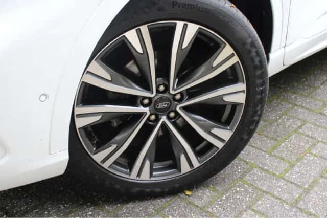 Ford Kuga (2022) thumbnail 14