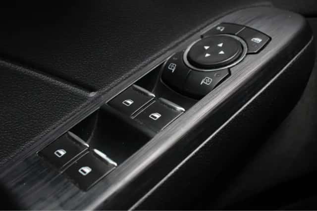 Ford Kuga (2022) thumbnail 24