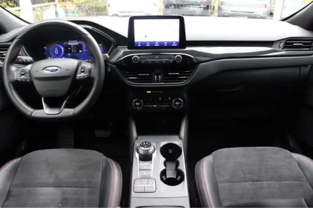Ford Kuga (2022) thumbnail 5