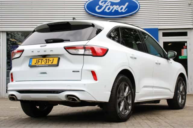 Ford Kuga (2022) thumbnail 3
