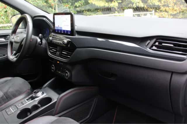 Ford Kuga (2022) thumbnail 6