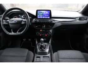 Ford Focus (2021) thumbnail 5