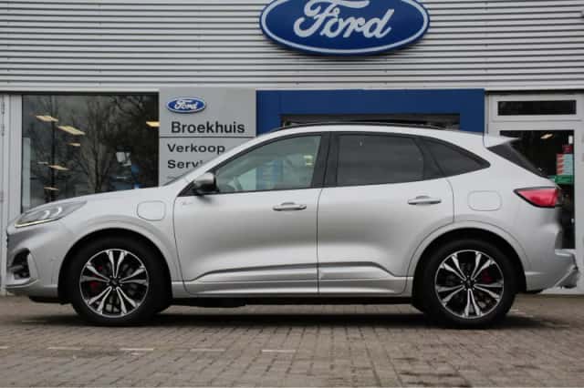 Ford Kuga (2021) thumbnail 2