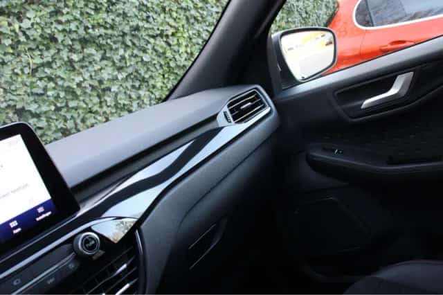 Ford Kuga (2021) thumbnail 23