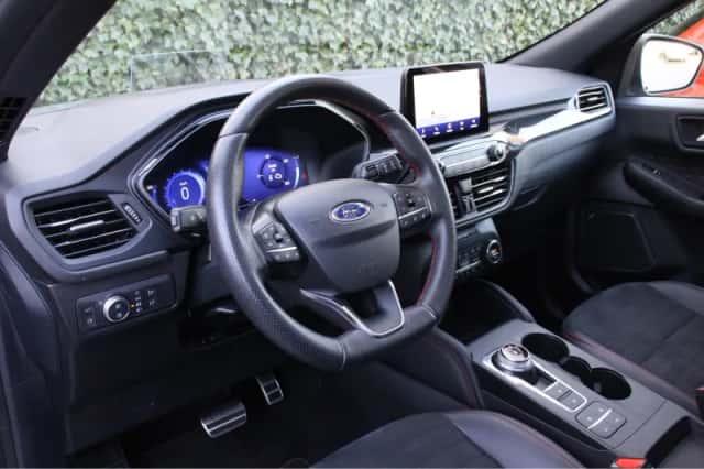 Ford Kuga (2021) thumbnail 4