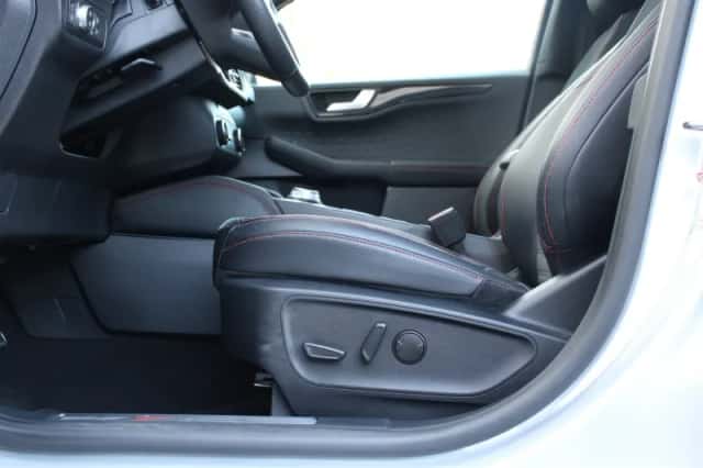 Ford Kuga (2021) thumbnail 8