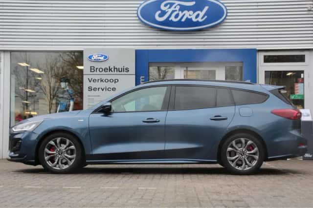Ford Focus (2023) thumbnail 2