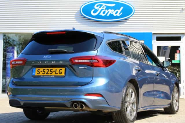 Ford Focus (2023) thumbnail 3