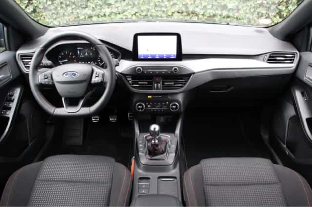Ford Focus (2023) thumbnail 5