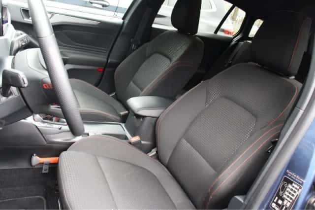 Ford Focus (2023) thumbnail 8