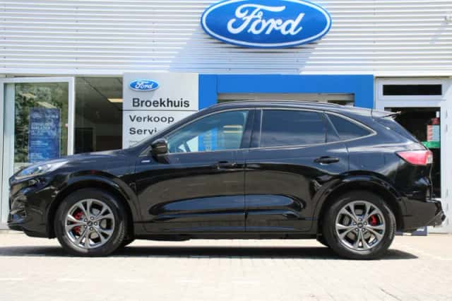 Ford Kuga (2023) thumbnail 2