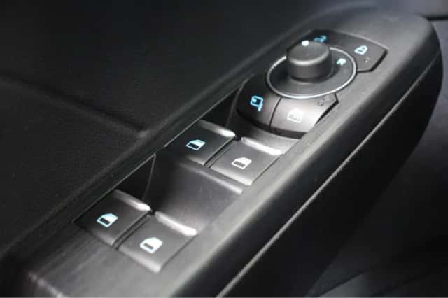 Ford Kuga (2023) thumbnail 24