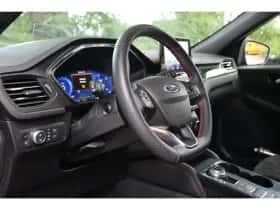 Ford Kuga (2023) thumbnail 4